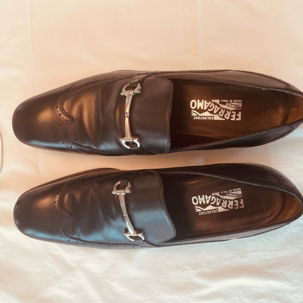Salvatore Ferragamo Black leather men’s loafers with gancini ornament.Size12D.